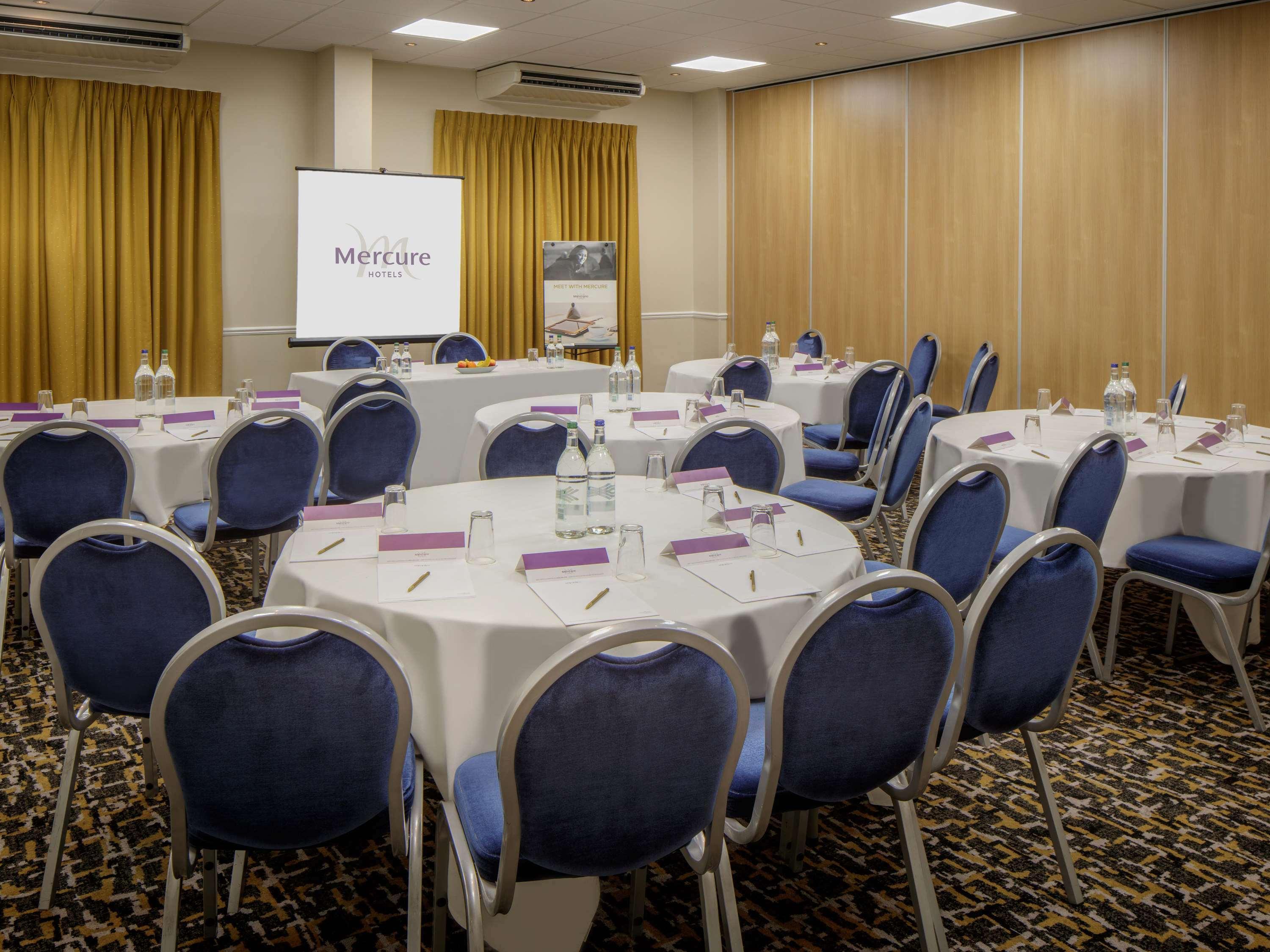 Mercure Hatfield Oak Hotel Eksteriør billede