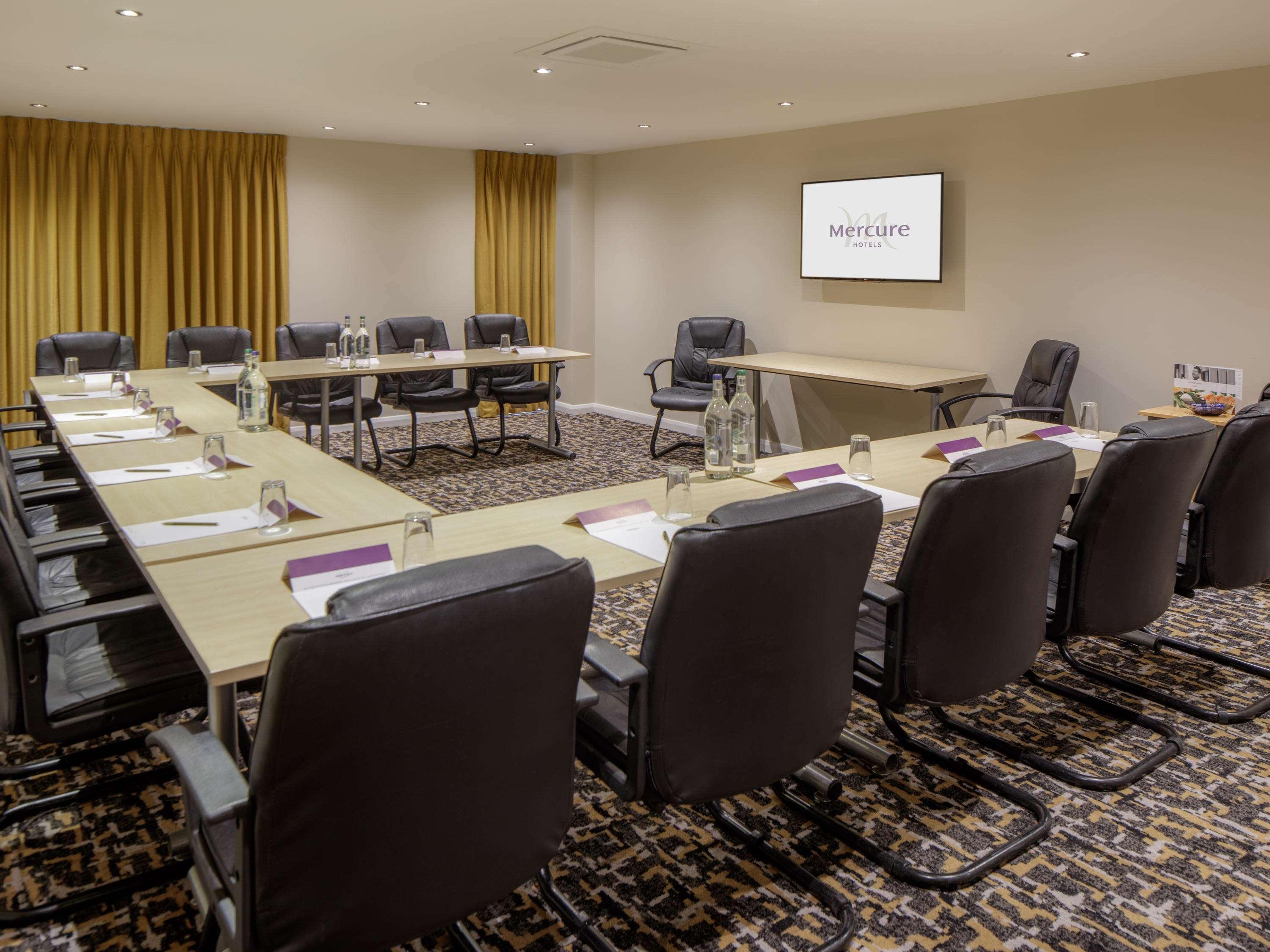 Mercure Hatfield Oak Hotel Eksteriør billede