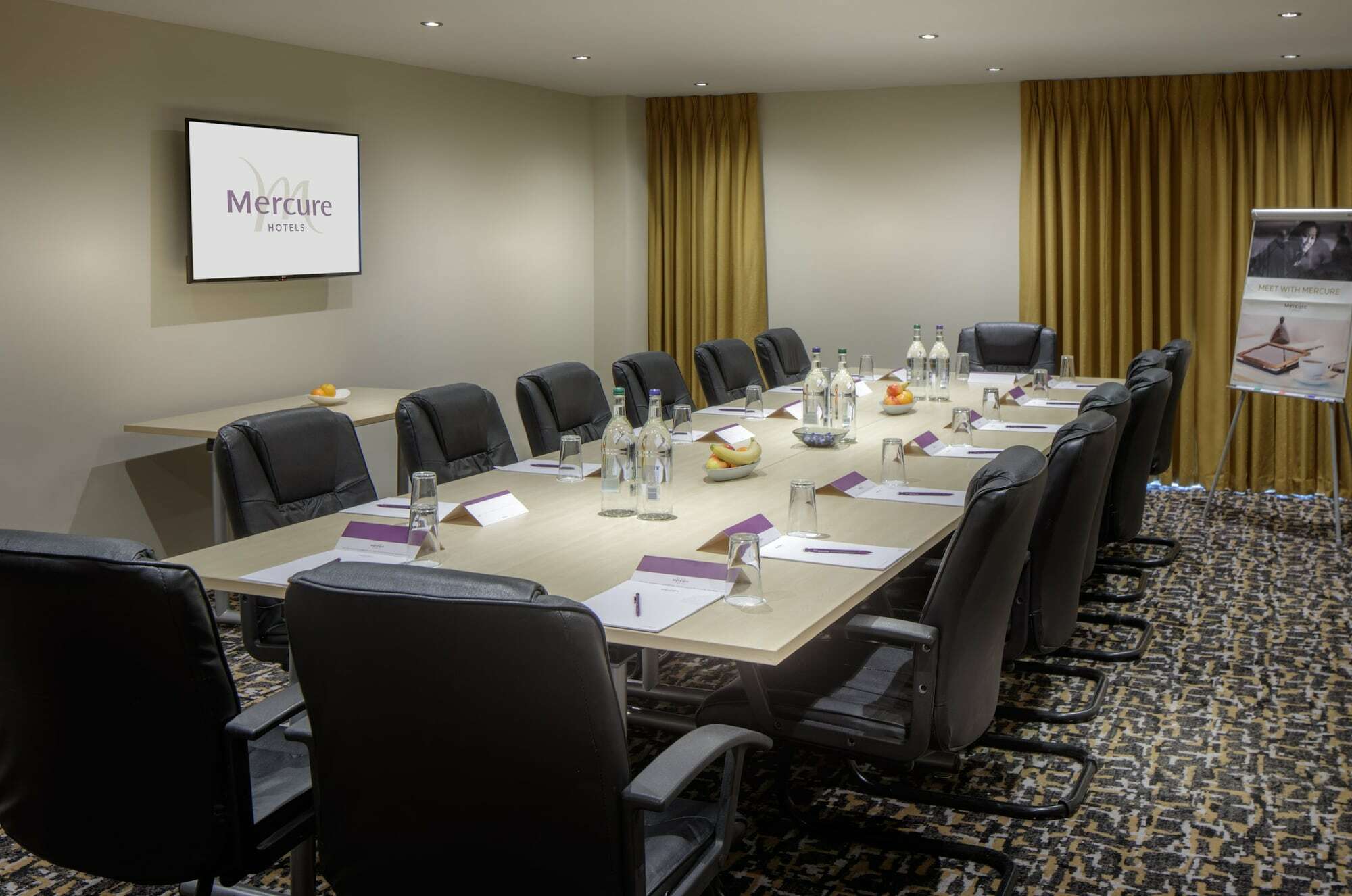 Mercure Hatfield Oak Hotel Eksteriør billede