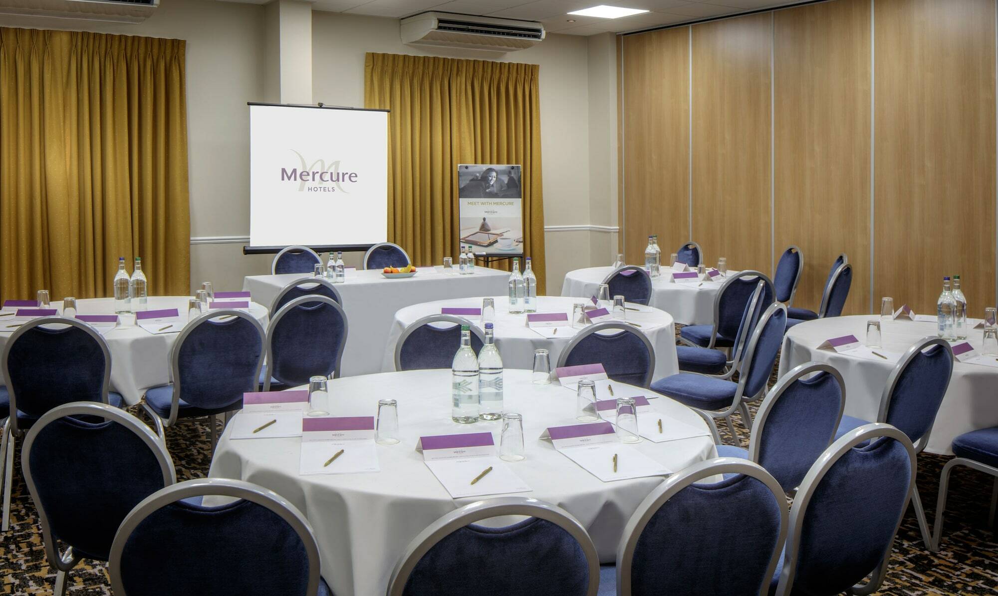 Mercure Hatfield Oak Hotel Eksteriør billede